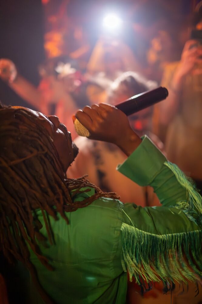Live 1